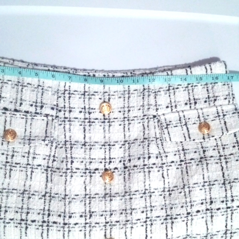 CUPSHE WOVEN WHITE AND BLACK PLAID MINI SKIRT SIZE LARGE NWT - Picture 9 of 10